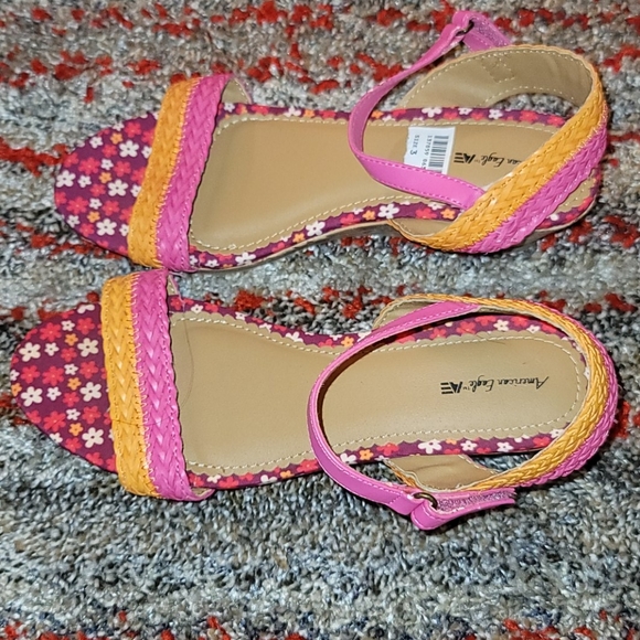 Sandals - Picture 2 of 3